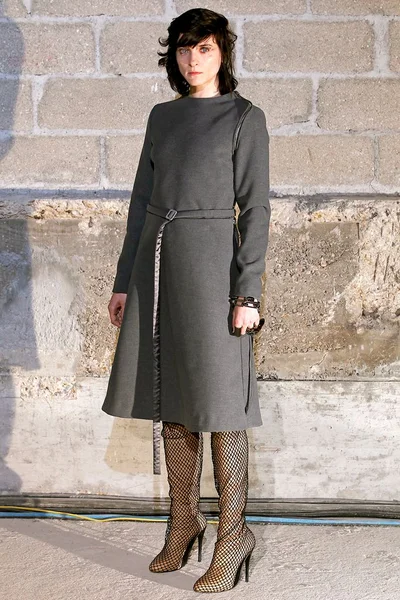 Look 10